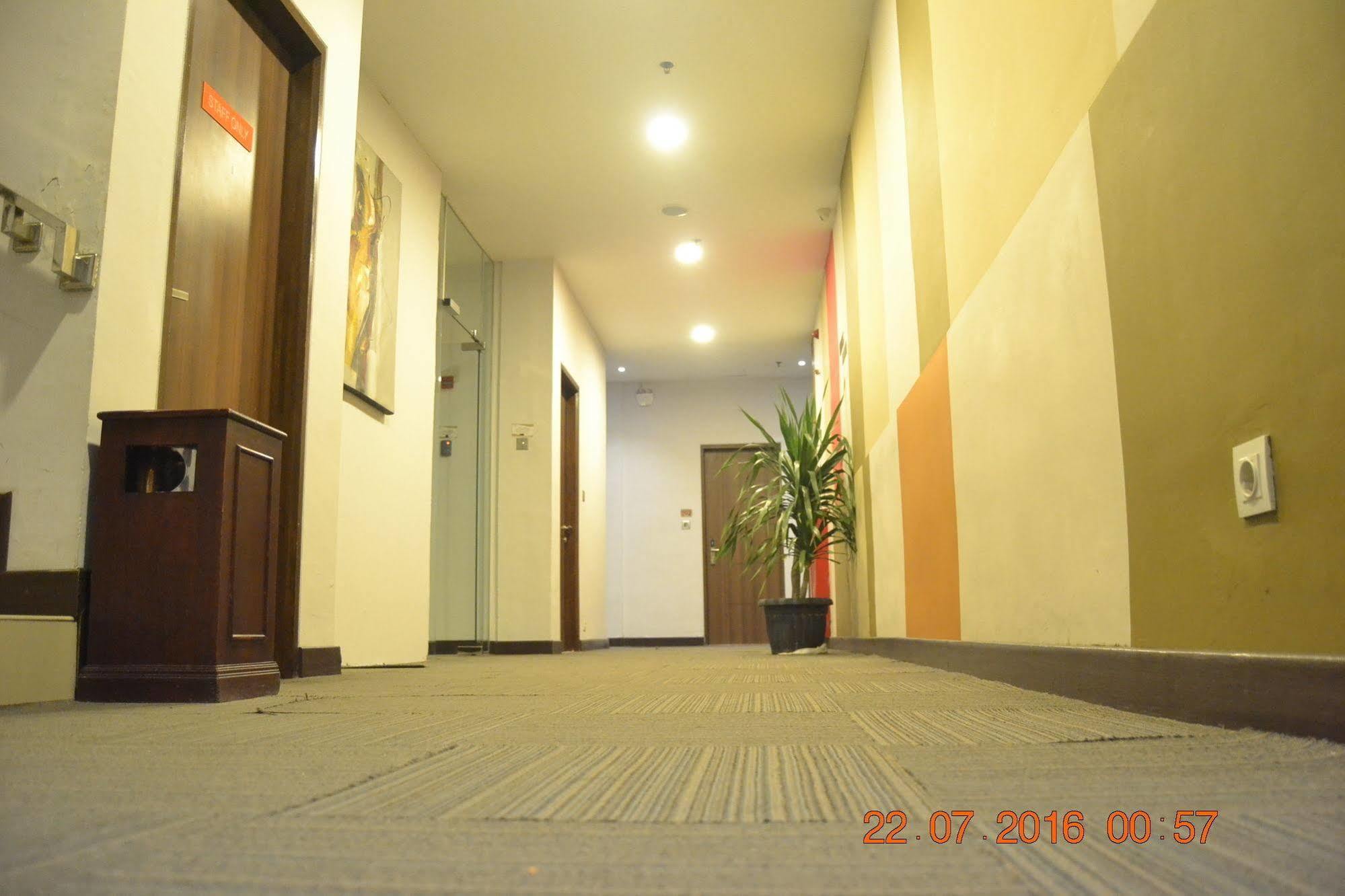 J Hotel Medan Exterior foto