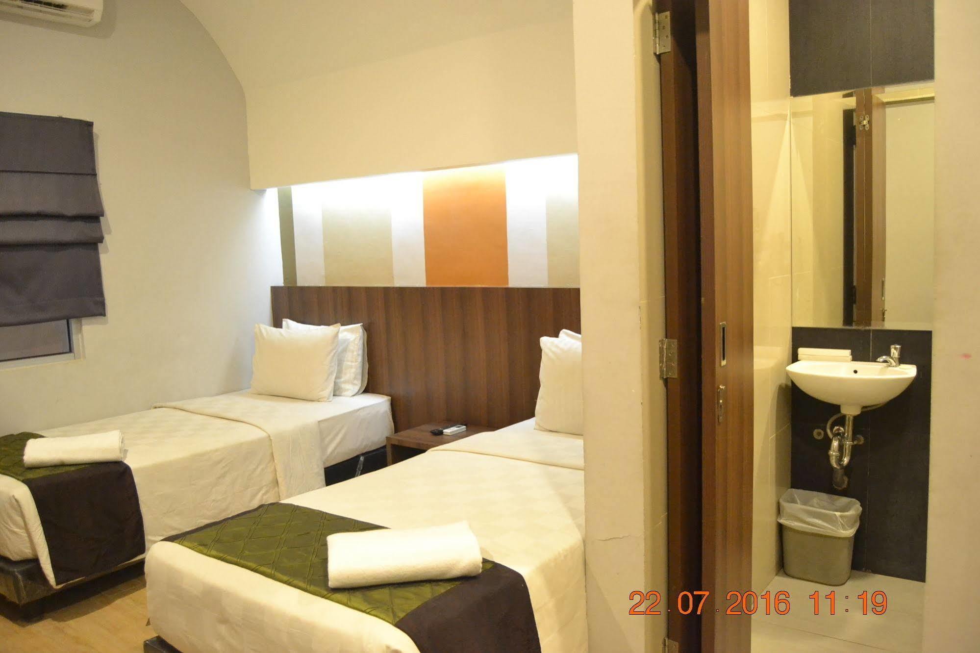 J Hotel Medan Exterior foto